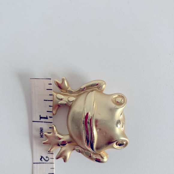 Adorable Frog Pin/Brooch - Picture 7 of 8